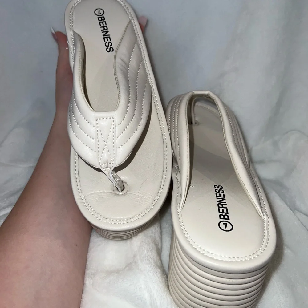 Lola Platform Princess Polly Sandals - Picture 2 of 3